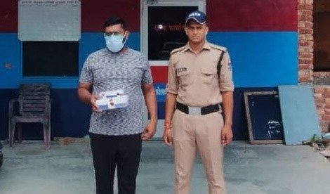 सरेआम फायर कर हमला करने वाले आरोपी ने किया थाने में सरेन्डर