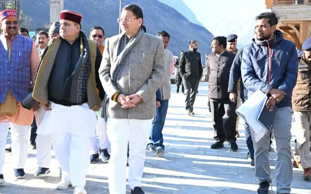 Uttarakhand News: श्री बद्रीनाथ धाम में मास्टर प्लान कार्यों का सीएम धामी ने किया स्थलीय निरीक्षण, समयबद्ध और गुणवत्तापूर्ण कार्यों के दिए निर्देश….