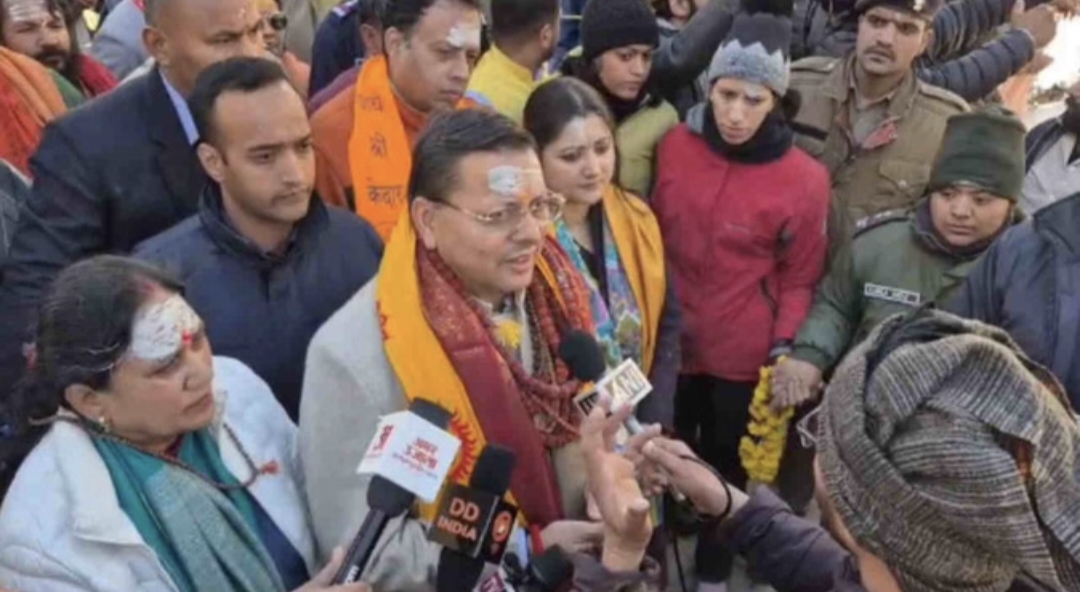 Uttarakhand: केदारनाथ धाम के कपाट खुले, सीएम धामी आशीर्वाद लेने पहुंचे, पीएम मोदी के नाम से हुई पहली पूजा