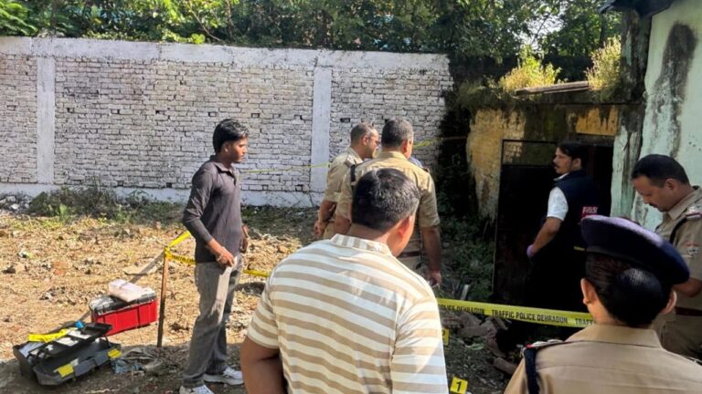 dehradun-police_89c01e116d989156f336eebd25c80fb1.jpeg